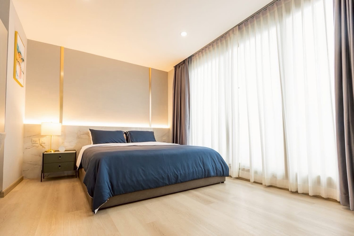 บ้านเกษตร นวมินทร์ ลาดปลาเค้า : พูลวิลล่า 4 ชั้น โครงการ SYMMETRY เกษตร–นวมินทร์  ที่ดิน 45 ตร.ว พื้นที่ใช้สอย 410 ตร.ม พร้อมลิฟต์ส่วนตัว ราคา 29,900,000 บาท หรือเช่า 270,000 บาทต่อเดือน