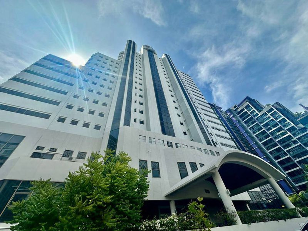 CondoSriracha Laem Chabang Ban Bueng : For sale/rent: Eastern Tower Sriracha, 2 bedrooms, large unit, ready to move in, pets allowed, sea view.