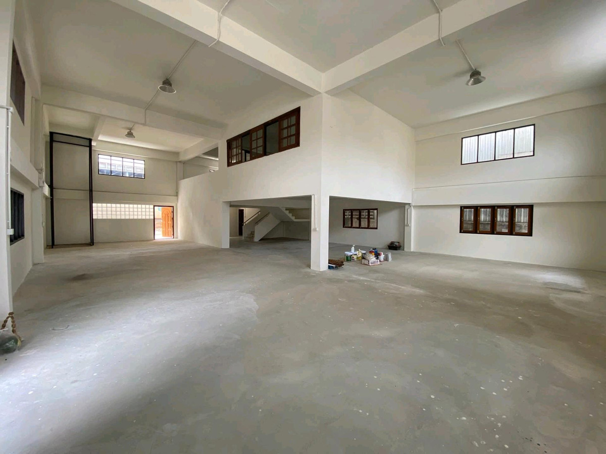 For RentWarehouseBangna, Bearing, Lasalle : Warehouse with office for rent, Bangna Km. 2, near Central Bangna, entire building renovated | Ready to use immediately