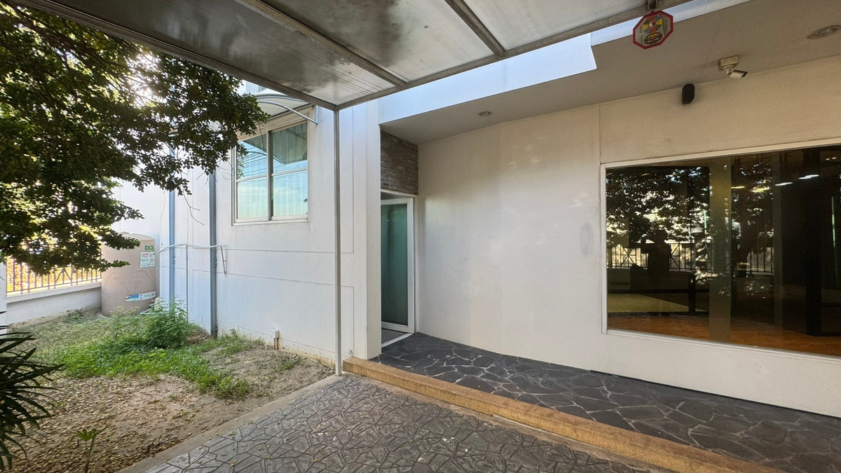 For SaleHome OfficeRama5, Ratchapruek, Bangkruai : Cheapest in this area, home office for sale, land 77 wa, building 274 sq m., next to Kanchanaphisek Road, parking for 3 cars.