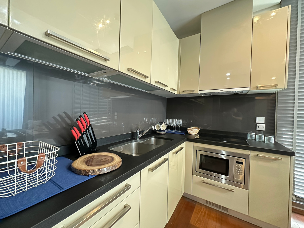 ให้เช่าคอนโดสุขุมวิท อโศก ทองหล่อ : ให้เช่าคอนโด Quattro By Sansiri ตกแต่งครบครัน (S15-15434)