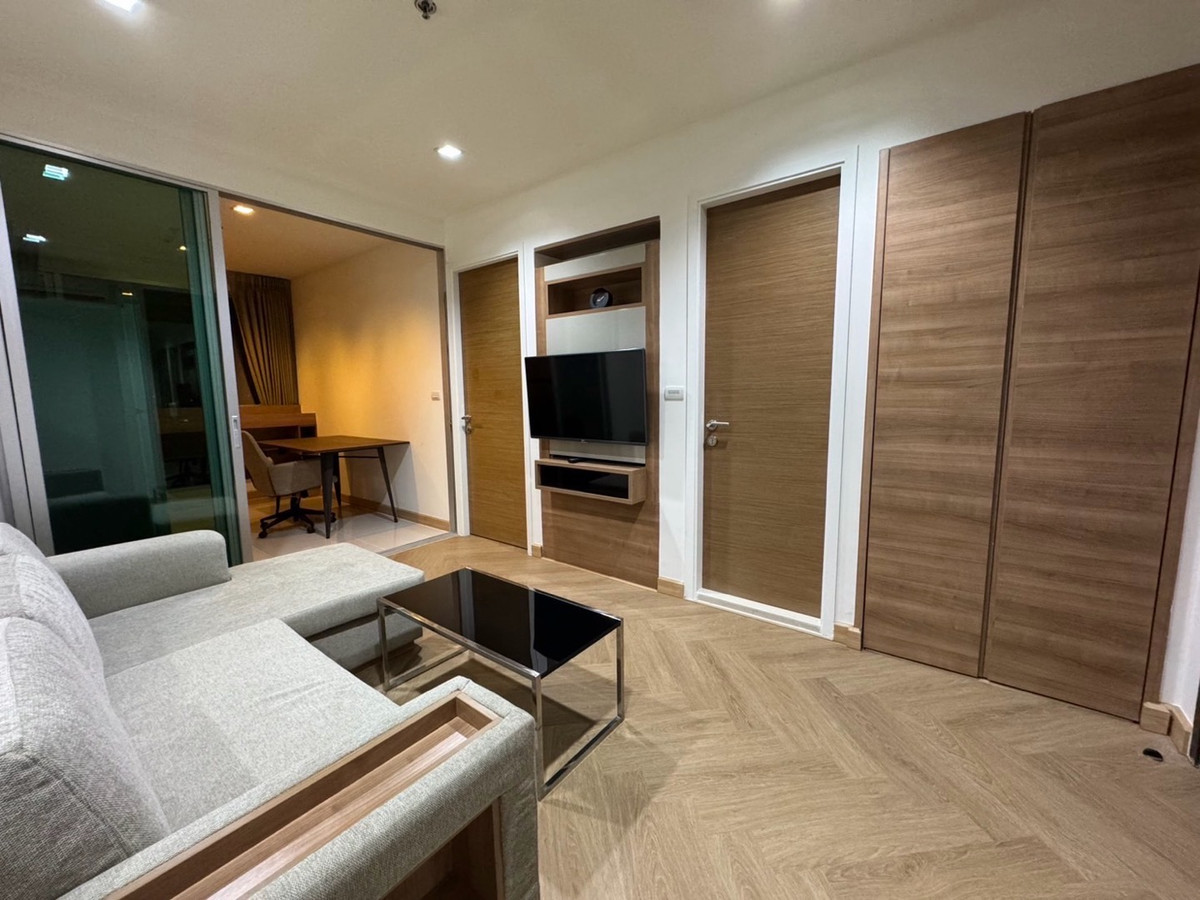 For SaleCondoSapankwai,Jatujak : Renovated Condo for Sale with Tenant | 5% Yield (Rhythm Phahol Ari)