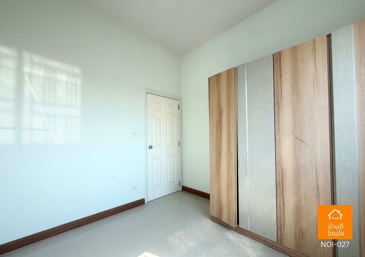 For SaleTownhomeMahachai Samut Sakhon : Selling cheapest! The Money Me Panthawong townhome, 2 floors, 20.3 sq m., 3 bedrooms, 2 bathrooms, next to the main road, beginning of the project, can be traded.