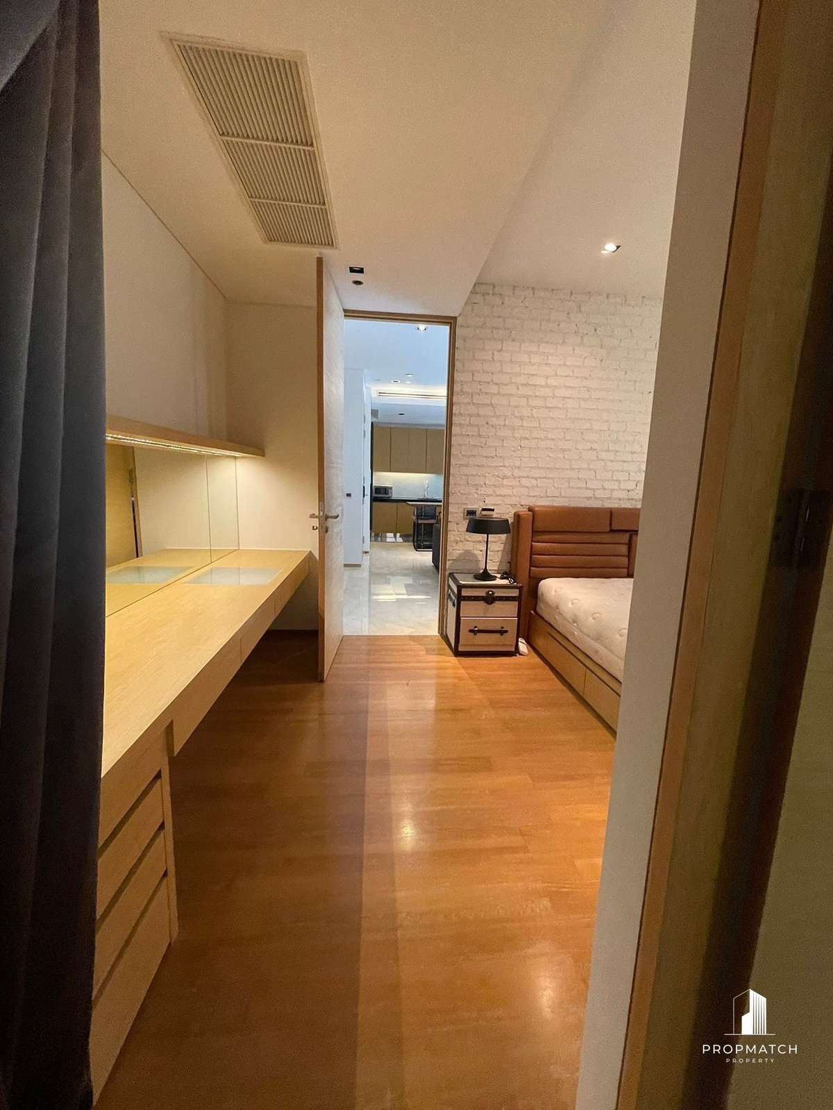 ขายคอนโดสีลม ศาลาแดง บางรัก : CBD Saladaeng 61 Sq.m. | Rare Size 1BR | 11.99MB Only Tel.0984628898