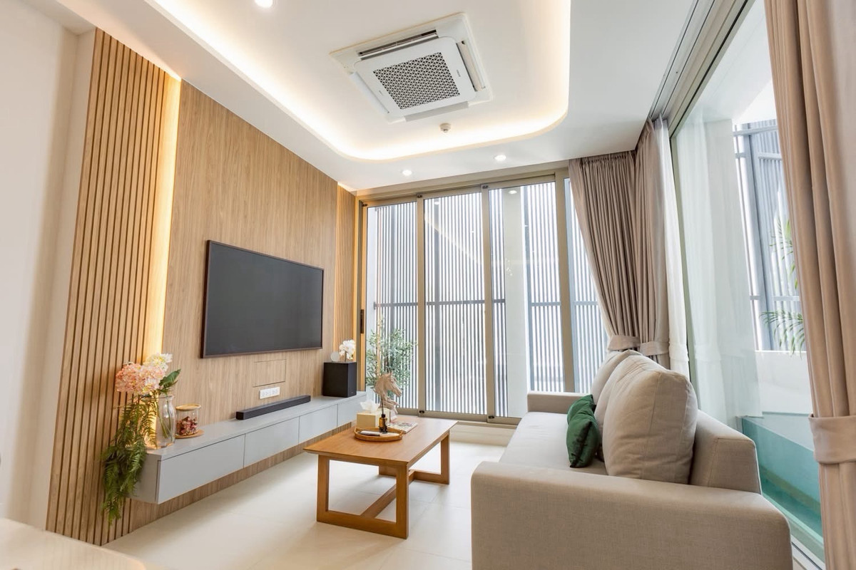 บ้านเกษตร นวมินทร์ ลาดปลาเค้า : พูลวิลล่า 4 ชั้น โครงการ SYMMETRY เกษตร–นวมินทร์  ที่ดิน 45 ตร.ว พื้นที่ใช้สอย 410 ตร.ม พร้อมลิฟต์ส่วนตัว ราคา 29,900,000 บาท หรือเช่า 270,000 บาทต่อเดือน