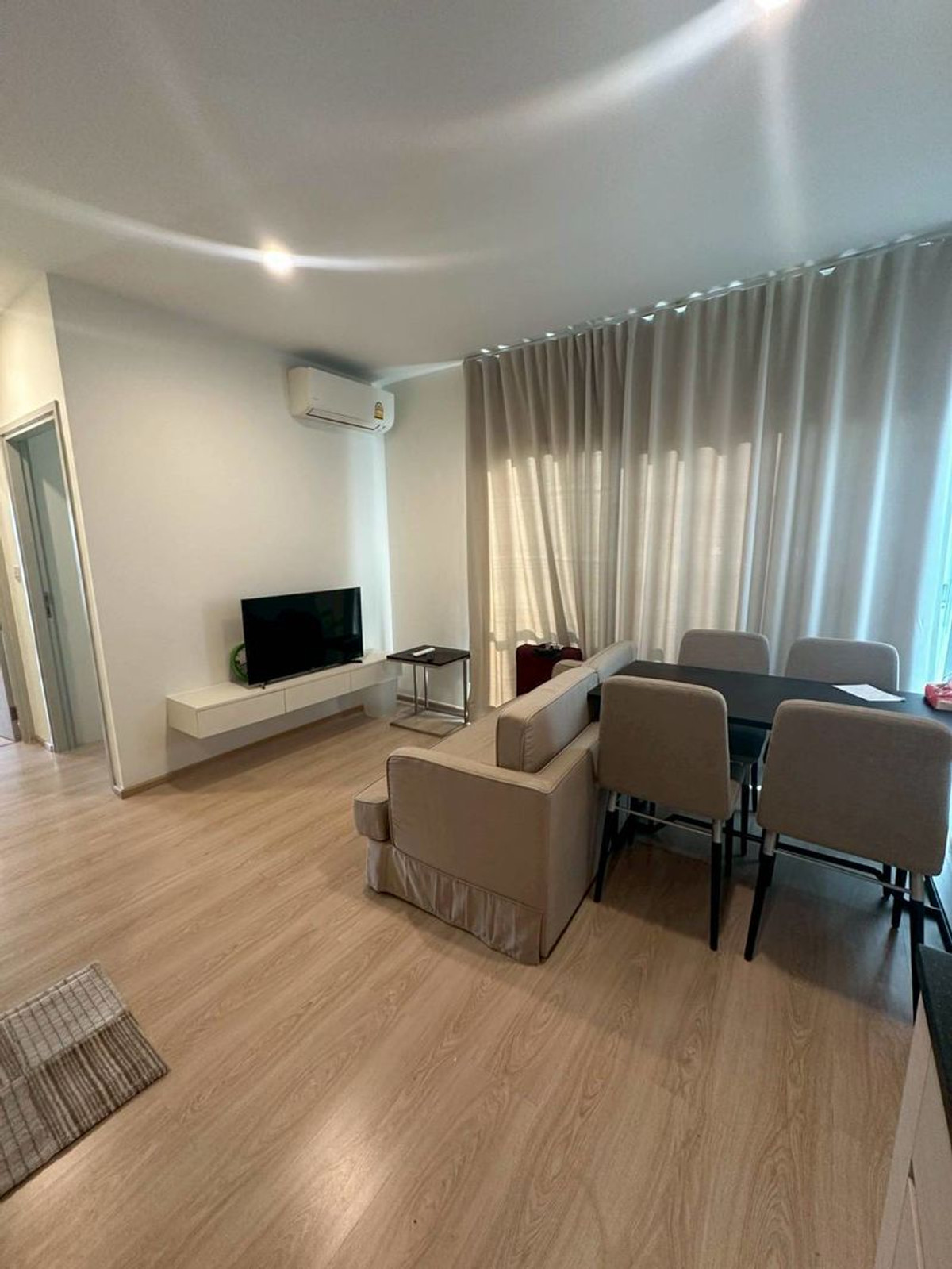 ให้เช่าคอนโดรัชดา ห้วยขวาง : ให้เช่า!! คอนโดใกล้MRT ศูนย์วัฒนธรรม | ✨Noble Revolve Ratchada 2 | ชั้นสูง 2 ห้องนอน เครื่องใช้ไฟฟ้าครบ