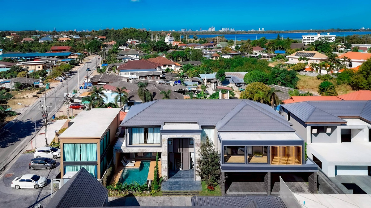 ขายพัทยา บางแสน ชลบุรี สัตหีบ : ขายบ้าน Pool Villa โซนมาบประชัน  126 ตารางวา  752 ตารางเมตร  5 ห้องนอน 7 ห้องน้ำ ดีไซน์หรู ทันสมัย