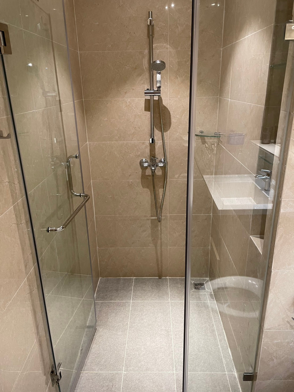 For RentCondoSathorn, Narathiwat : 🔥Urgent for rent🔥 Regal Sathorn - Narathiwat, spacious room, beautiful view, fully furnished, ready to move in, near BRT Chan Road and BTS Chong Nonsi.