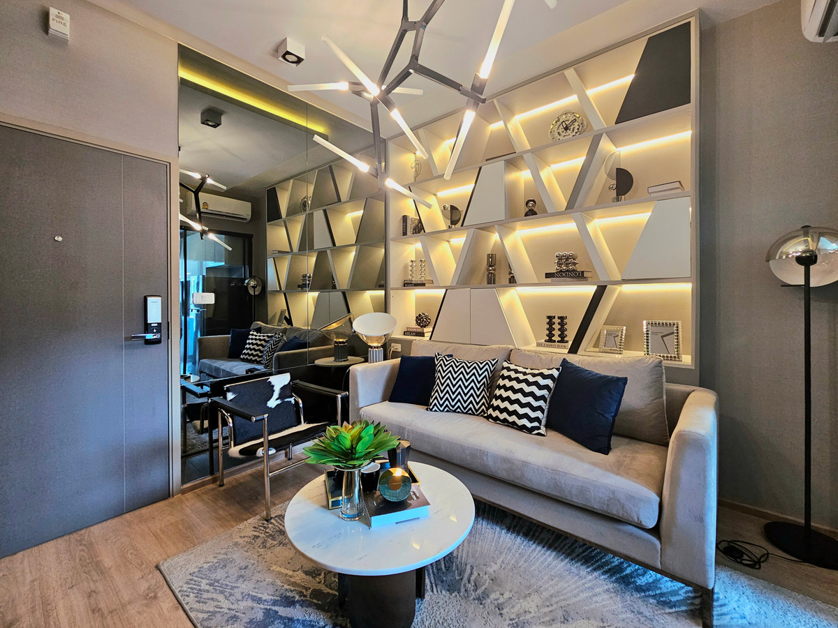 ขายคอนโดพระราม 9 เพชรบุรีตัดใหม่ RCA : 🏢 คอนโด Ideo Rama 9 - Asoke | 1 นอน ใกล้ MRT Rama 9 ราคา 4.59 ล้านบาท 📞: 065-626-5636 (คุณกี้)