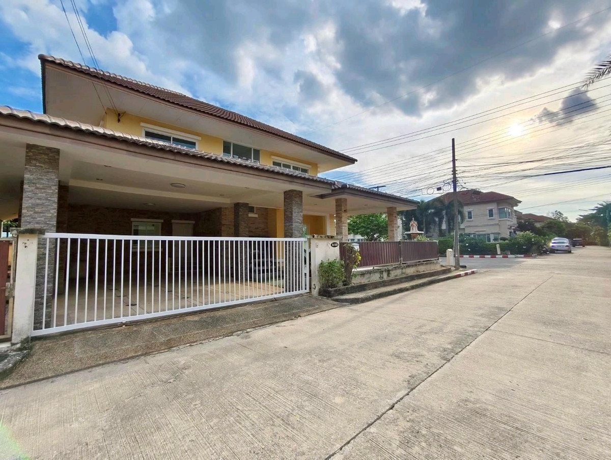 ขายบ้านปทุมธานี รังสิต ธรรมศาสตร์ : ม.สินธานีแกรนด์วิลล์ บ้านเดี่ยว 2 ชั้นหลังมุม ติดถนนสายเมนถนนโครงการกว้างใกล้มหาวิทยาลัยนอร์ท