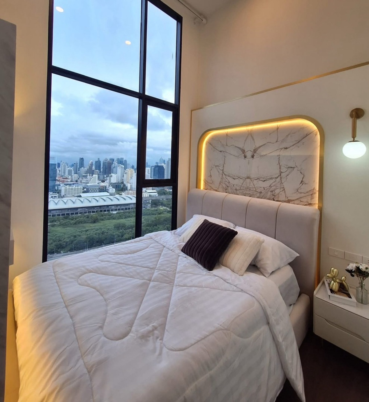 ให้เช่าคอนโดพระราม 9 เพชรบุรีตัดใหม่ RCA : ให้เช่าคอนโด knightsbridge space rama 9 ห้องใหม่ ไม่เคยอยู่ (ใกล้MRT พระราม9)