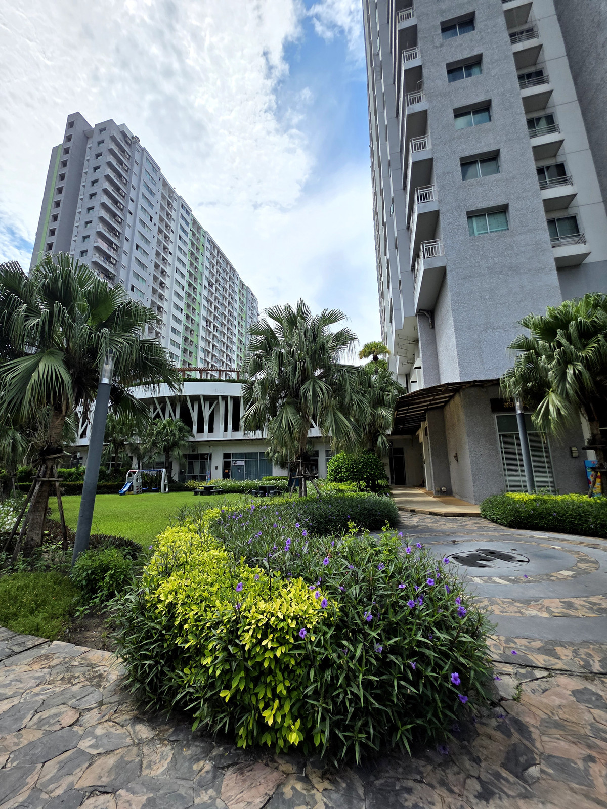 ขายคอนโดพระราม 5 ราชพฤกษ์ บางกรวย : ขายคอนโดโครงการศุภาลัยปาร์ค แยกติวานนท์ 