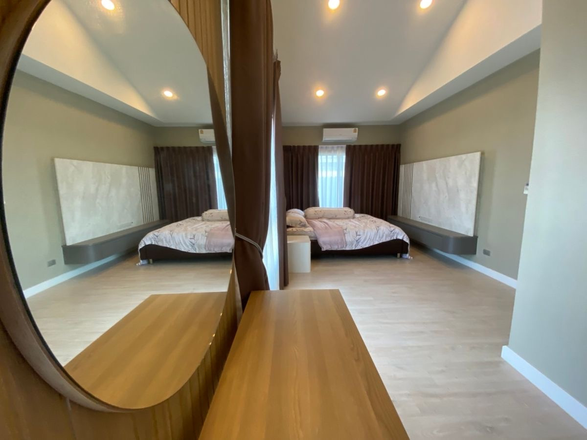 For RentHouseNawamin, Ramindra : Single house for rent, Perfect Place, Ramintra-Wongwaen (Chatu Chot), beautiful built-ins, close to the expressway and Fashion Island mall.