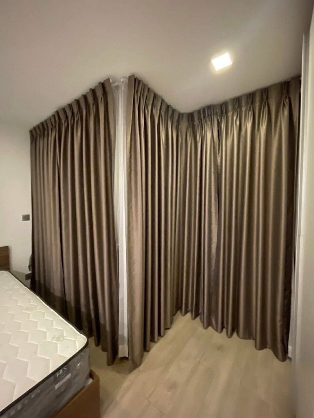 ให้เช่าคอนโดโชคชัย4 ลาดพร้าว71 : ให้เช่า คอนโด Atmoz ลาดพร้าว 71
ขนาดห้อง : 23 ตร.ม อาคาร : D ชั้น : 8 ราคา : 9,500 บาท สถานที่ใกล้เคียง : รถไฟฟ้าสายสีเหลือง สถานีโชคชัย4