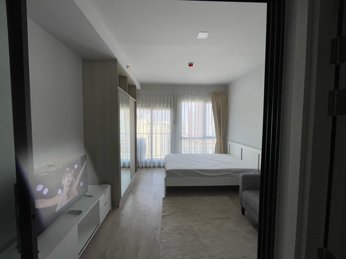 For RentCondoRama9, Petchburi, RCA : Ready to Move in