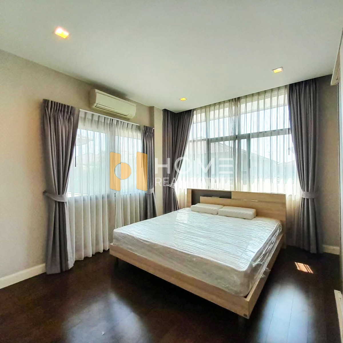 For RentHouseLadkrabang, Suwannaphum Airport : Setthasiri Onnut - Srinakarin / 4 Bedrooms (FOR SALE) FONT029