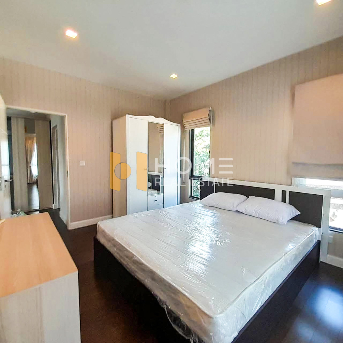 For RentHouseLadkrabang, Suwannaphum Airport : Setthasiri Onnut - Srinakarin / 4 Bedrooms (FOR SALE) FONT029