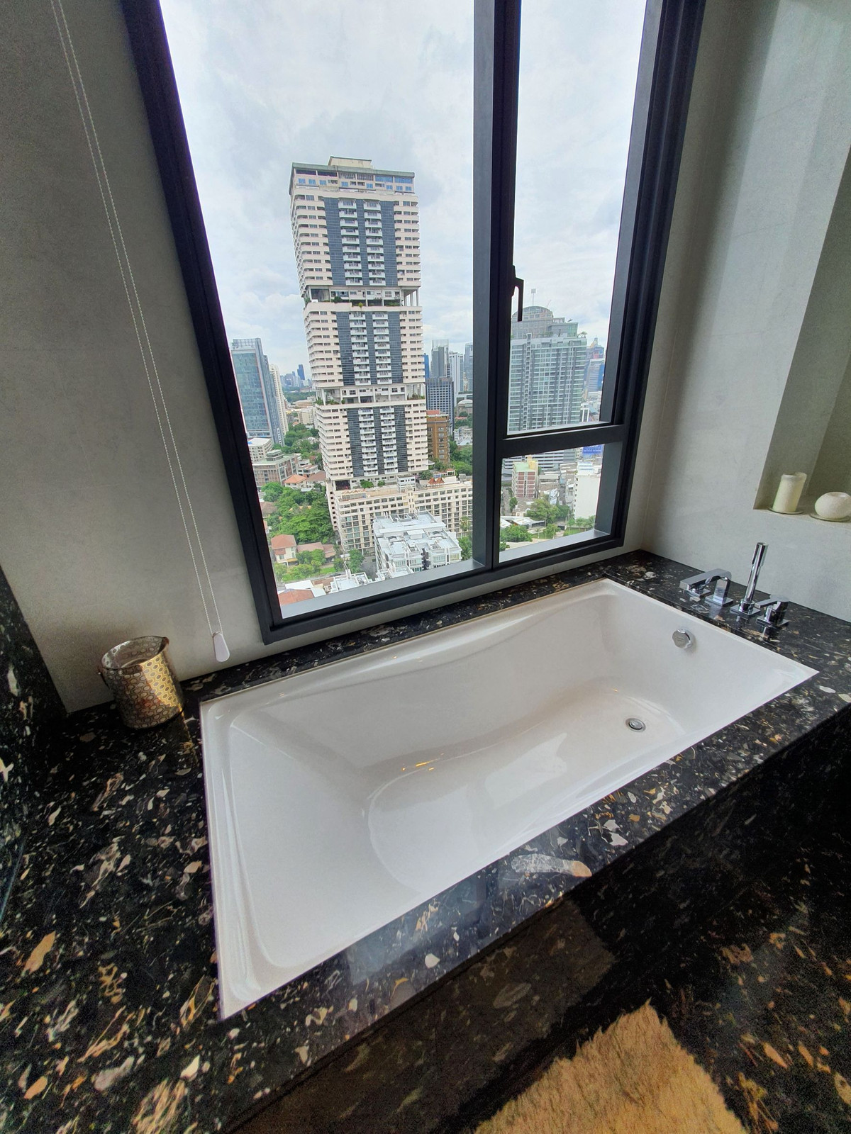 For RentCondoSukhumvit, Asoke, Thonglor : BEATNIQ Sukhumvit 32 Condominium Luxury 2 Bedrooms for Rent