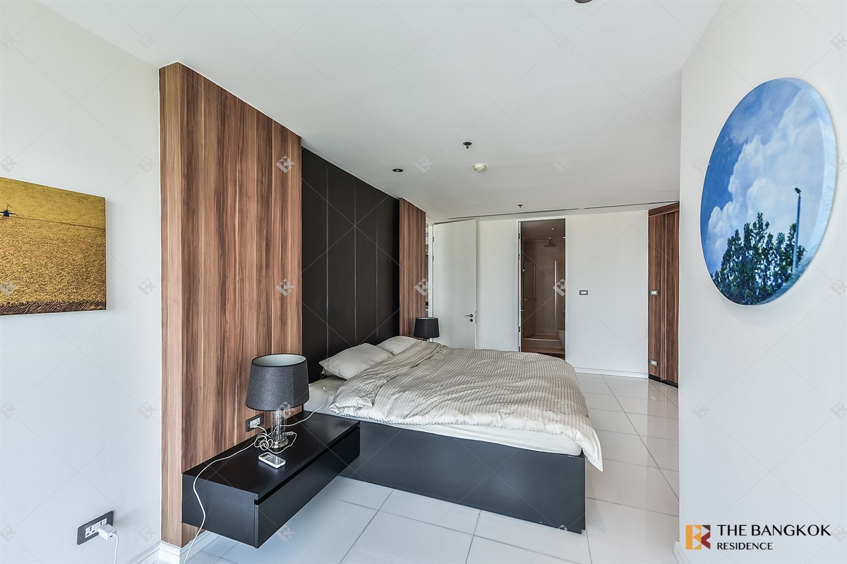 For RentCondoSukhumvit, Asoke, Thonglor :  Spacious Unit at The Lakes 💫 Large Balcony Park View Living 🌳 