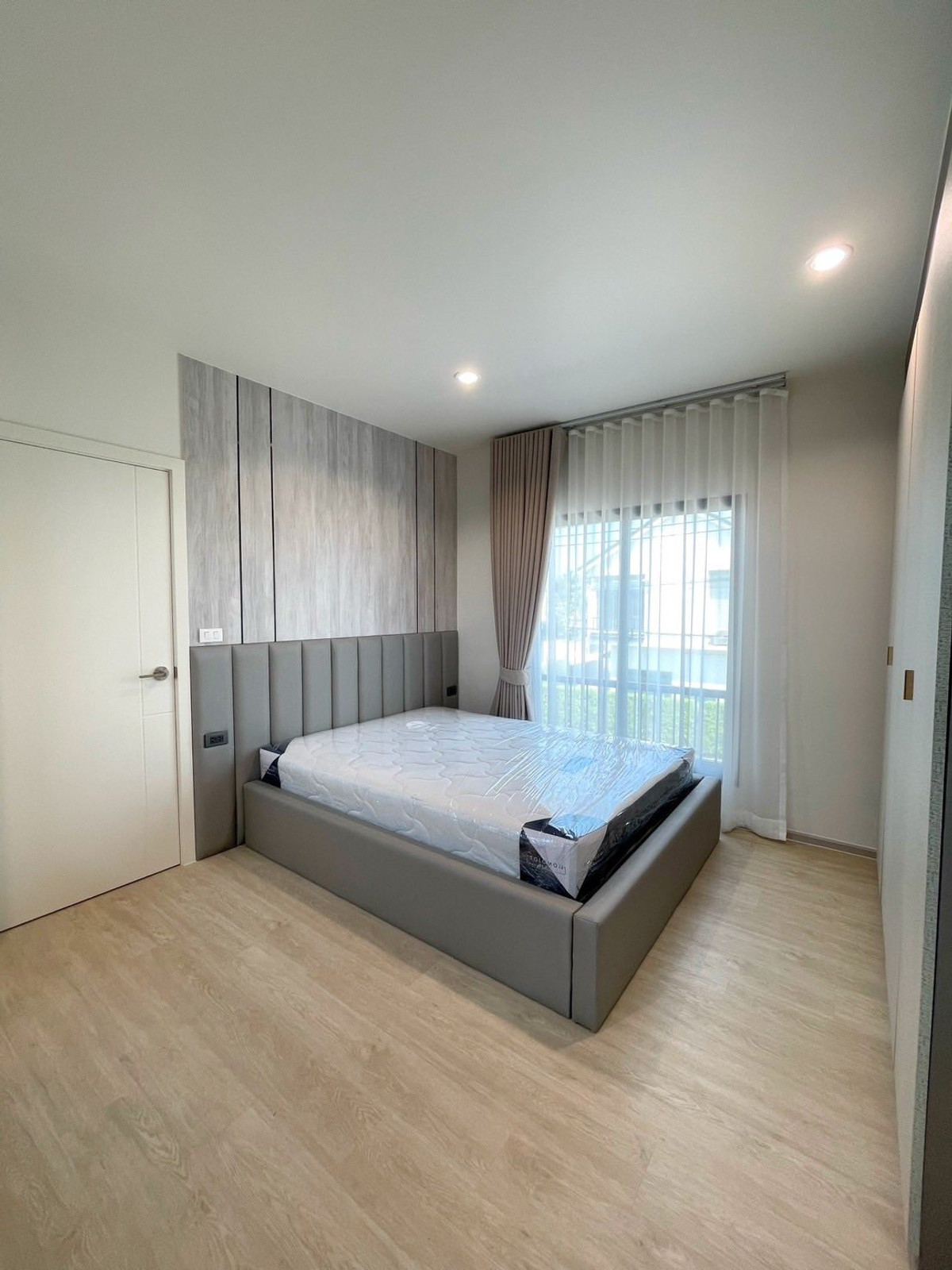 For RentHouseSamut Prakan,Samrong : Pimnara Srinakarin - Bangna / 4 Bedrooms (FOR RENT) YOK078