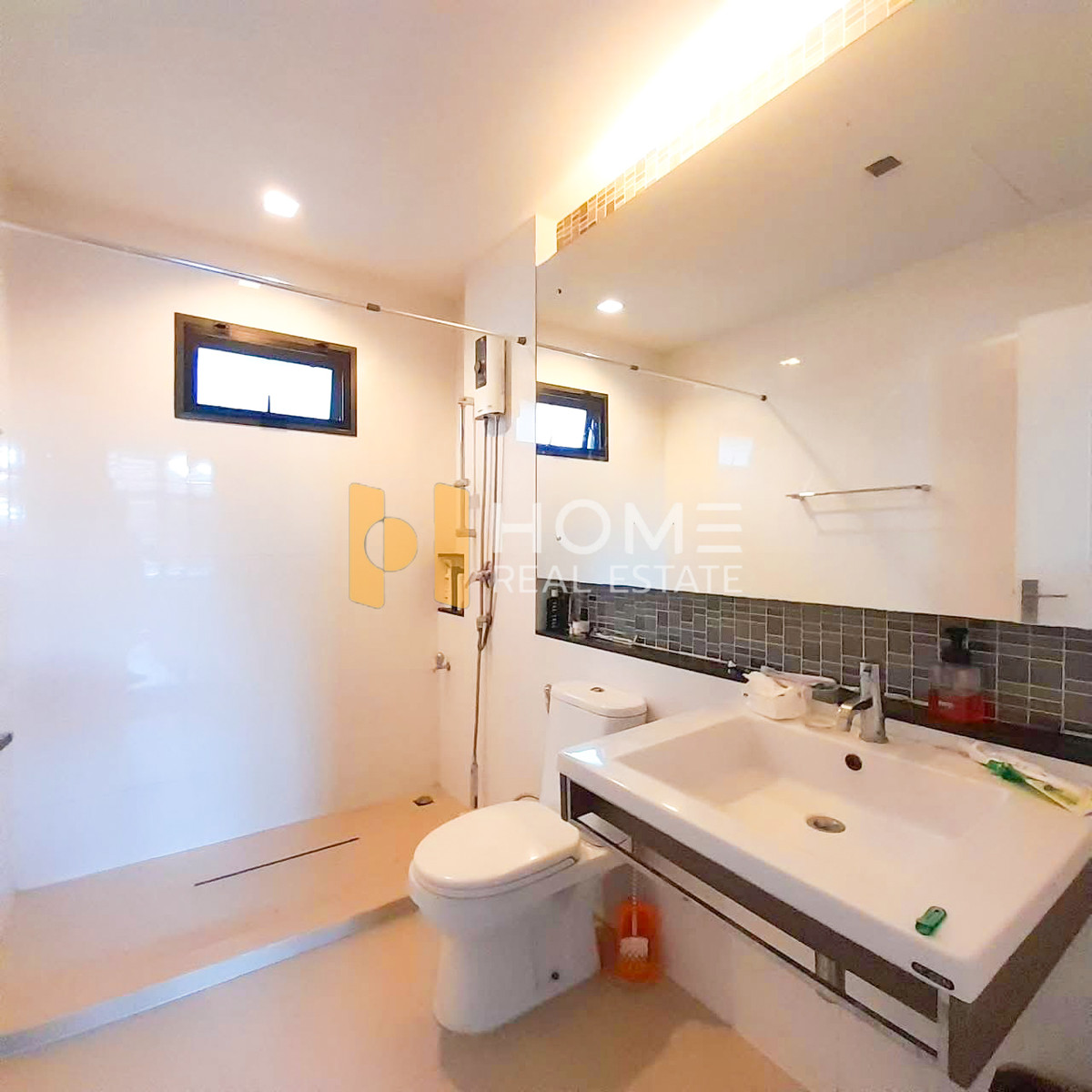 For RentHouseLadkrabang, Suwannaphum Airport : Setthasiri Onnut - Srinakarin / 4 Bedrooms (FOR SALE) FONT029