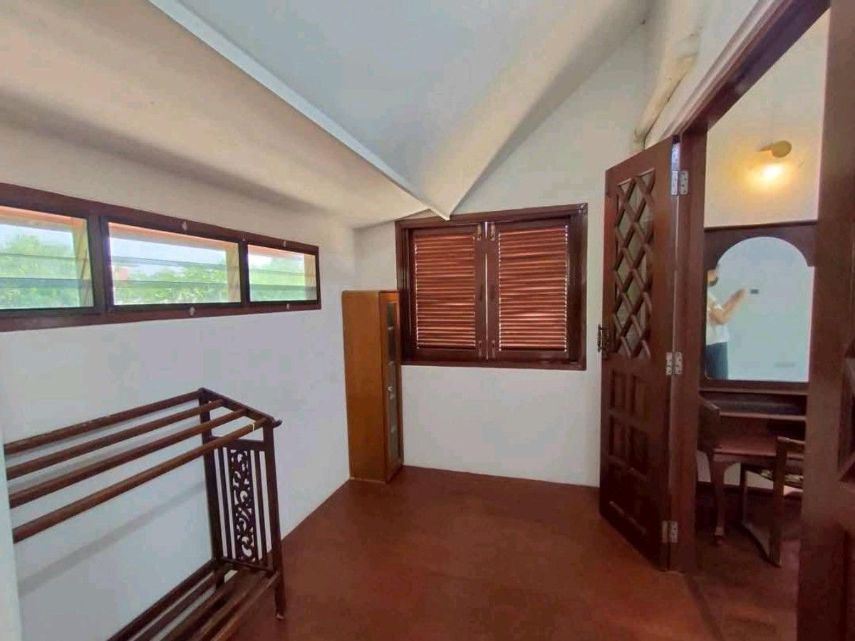 ให้เช่าบ้านปิ่นเกล้า จรัญสนิทวงศ์ : ให้เช่า บ้านเดี่ยวหลังใหญ่ ที่ดิน 185 ตร.ว. ใกล้ตลาดคลองลัดมะยม ทำลดี เข้าออกสะดวก