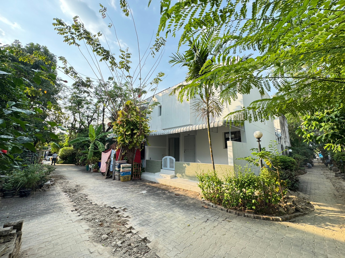 For SaleTownhomeSamut Prakan,Samrong : Boble Park Townhouse, Bang Phli, good location, peaceful society, with private parking.