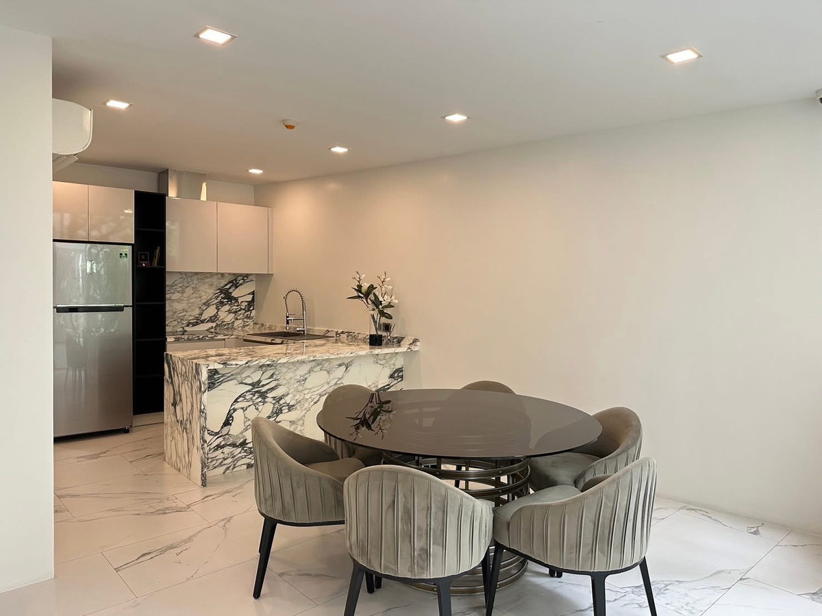 บ้านเลียบทางด่วนรามอินทรา : ขาย/เช่า บ้าน - home Office D8 Residence Luxury Pool Villa  ลาดพร้าว