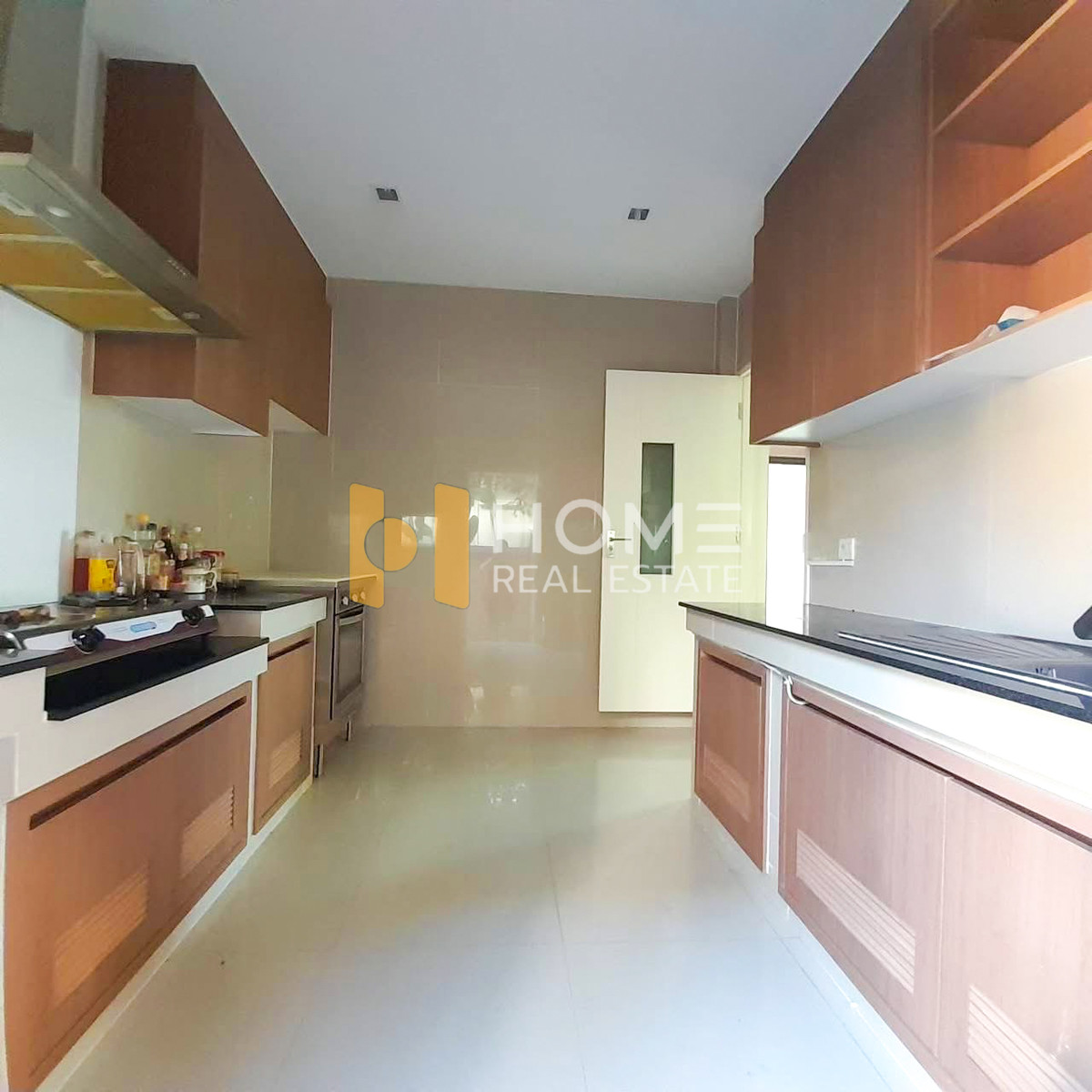 For RentHouseLadkrabang, Suwannaphum Airport : Setthasiri Onnut - Srinakarin / 4 Bedrooms (FOR SALE) FONT029