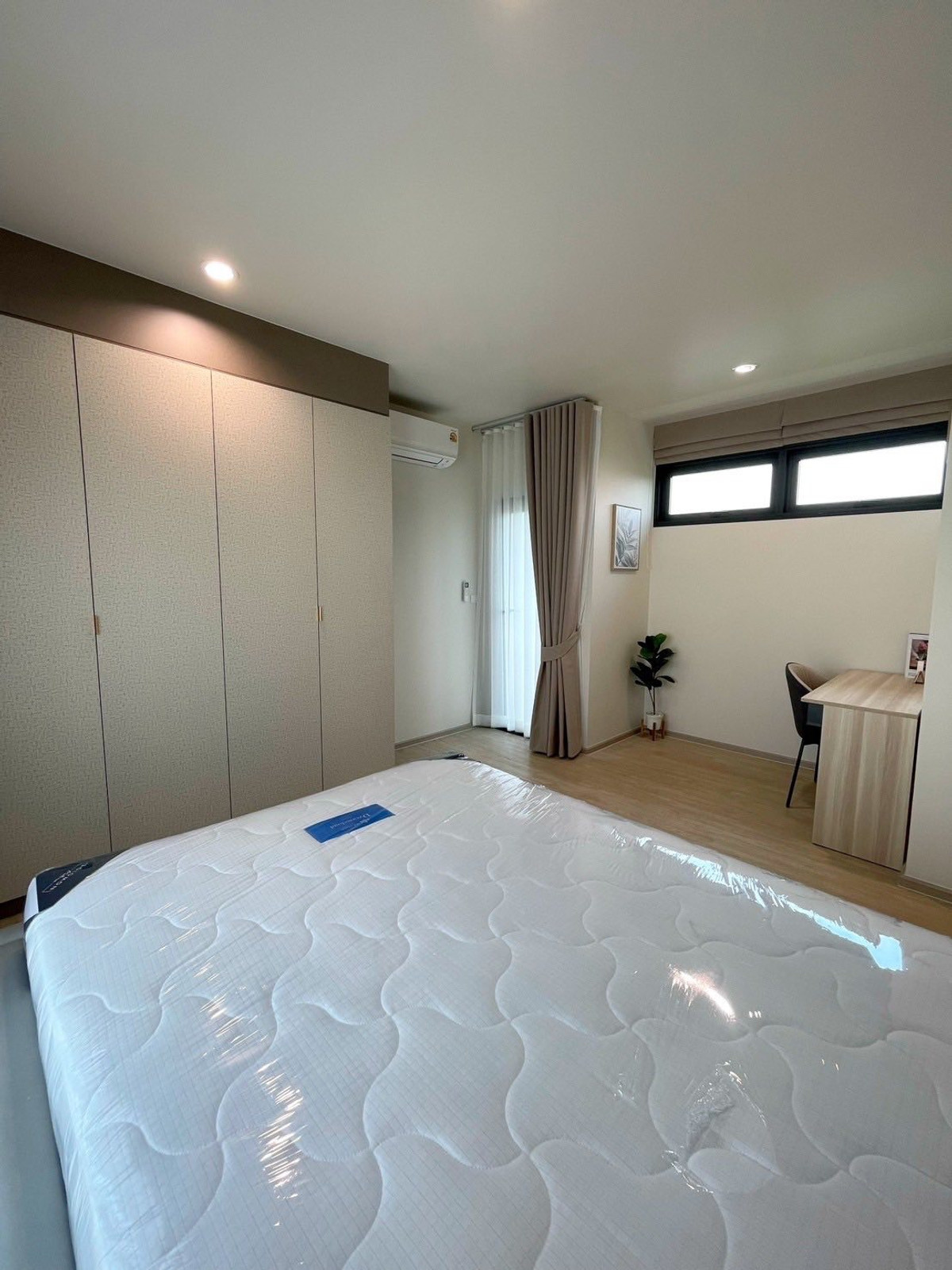 For RentHouseSamut Prakan,Samrong : Pimnara Srinakarin - Bangna / 4 Bedrooms (FOR RENT) YOK078