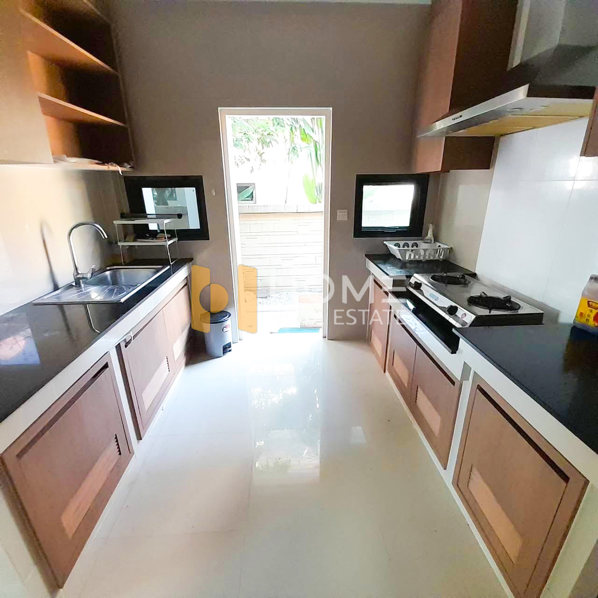 For RentHouseLadkrabang, Suwannaphum Airport : Setthasiri Onnut - Srinakarin / 4 Bedrooms (FOR SALE) FONT029