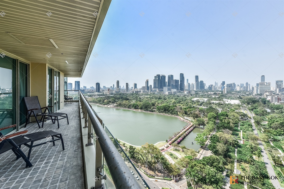 For RentCondoSukhumvit, Asoke, Thonglor :  Spacious Unit at The Lakes 💫 Large Balcony Park View Living 🌳 