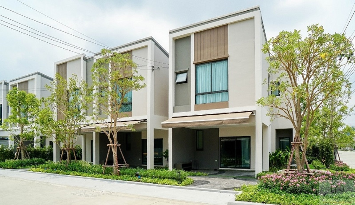 ให้เช่าทาวน์โฮมบางนา แบริ่ง ลาซาล : พลีโน่ สุขุมวิท บางนา 3 / 3 ห้องนอน (เช่า), Pleno Sukhumvit-Bangna 3 / 3 Bedrooms (FOR RENT) YOK076