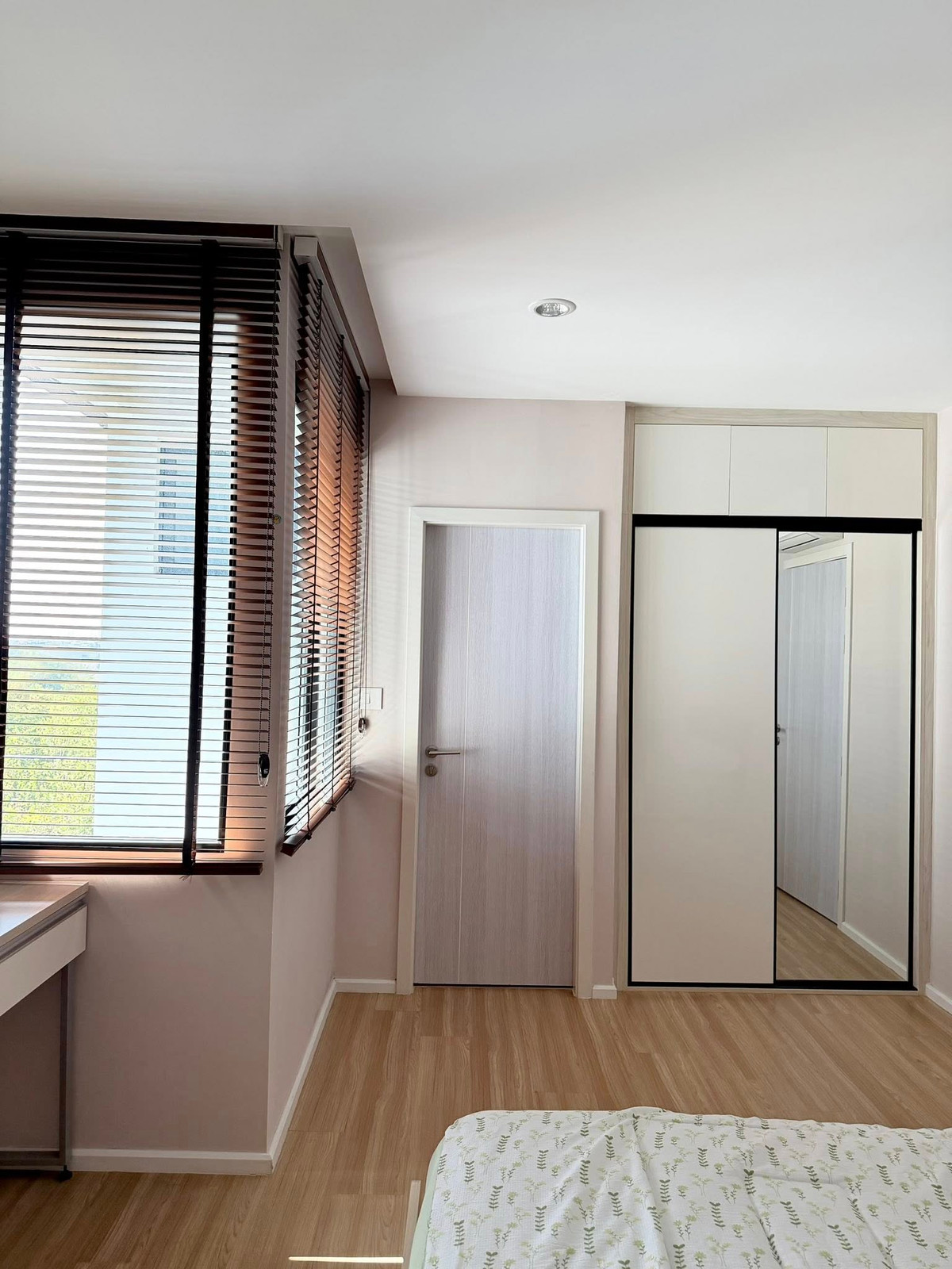 For RentTownhomePattanakan, Srinakarin : For rent!! Townhome 3.5 floors: ✨Nirvana define srinakarin-rama 9: Convenient transportation near Rama 9 Expressway and Airport Rail Link.