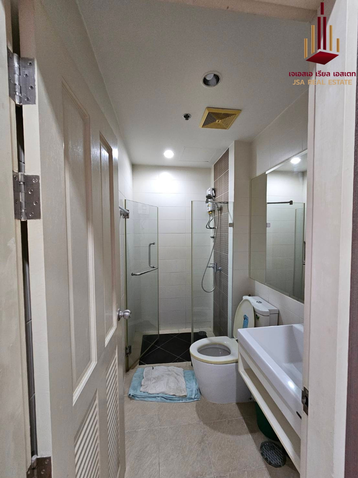 For SaleCondoSathorn, Narathiwat : ✨ For Sale: The Complete Narathiwas Condo ✨ 💰 Only 5,800,000 THB