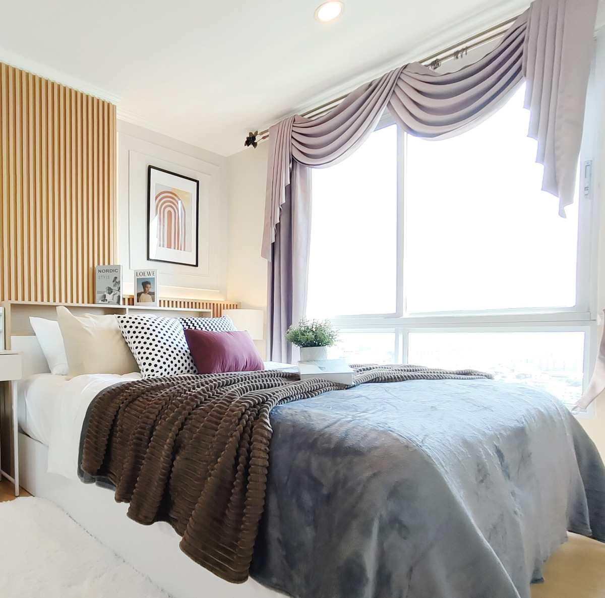 ให้เช่าคอนโดอ่อนนุช อุดมสุข : ให้เช่า คอนโด เดอะเบส สุขุมวิท 77 ห้องมุม เฟอร์นิเจอร์ครบตามภาพ พื้นที่ 36.25 ตรม. ห้องมุม ชั้น 21 พร้อมวิวสวยแบบพาโนราม่า 