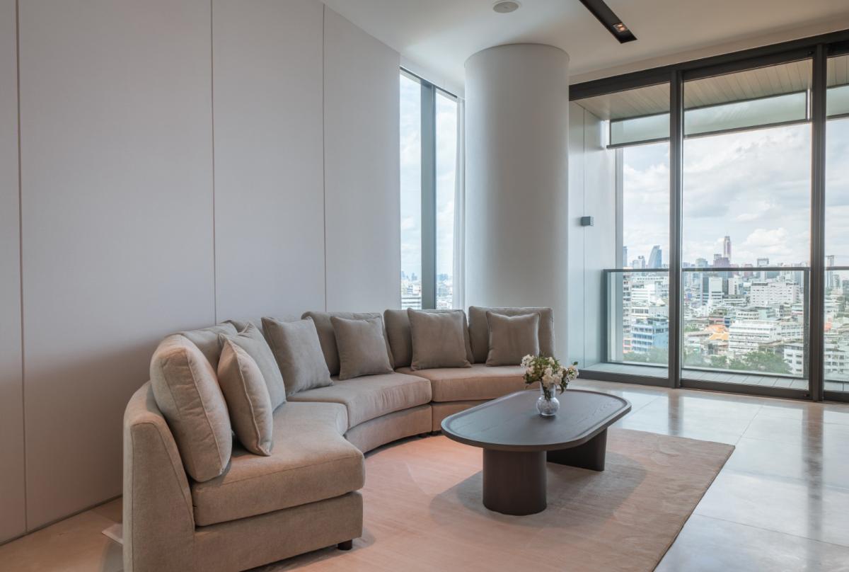 For RentCondoWongwianyai, Charoennakor : 🔥Rent Now🔥 Banyan Tree Residences Riverside Bangkok, near the Gold Line BTS Khlong San Station. Fully furnished and ready to move in.