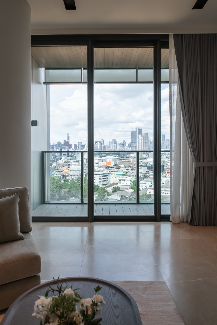 For RentCondoWongwianyai, Charoennakor : 🔥Rent Now🔥 Banyan Tree Residences Riverside Bangkok, near the Gold Line BTS Khlong San Station. Fully furnished and ready to move in.