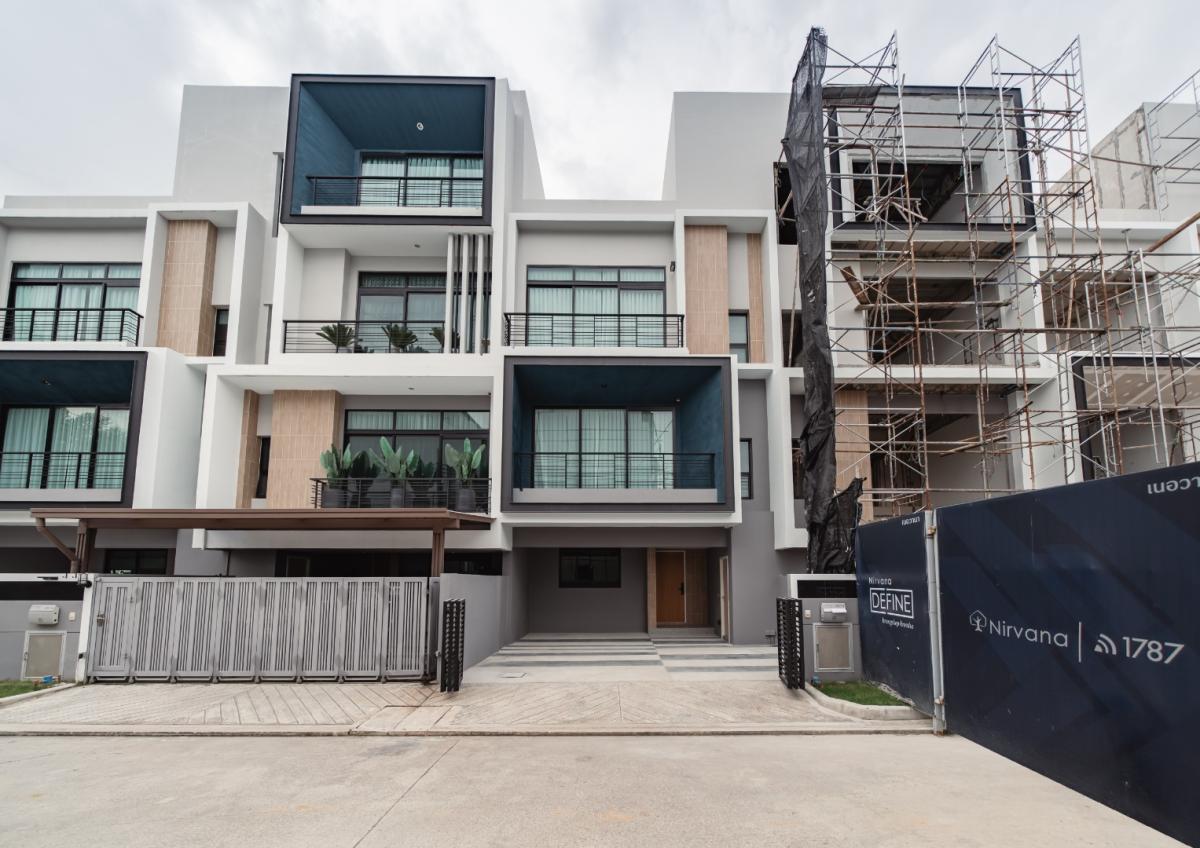 For RentTownhomePattanakan, Srinakarin : 🔥Rent Now🔥 Townhome Nirvana Define Bangkok Kreetha, near MRT Sri Kreetha Station. Fully furnished and ready to move in.