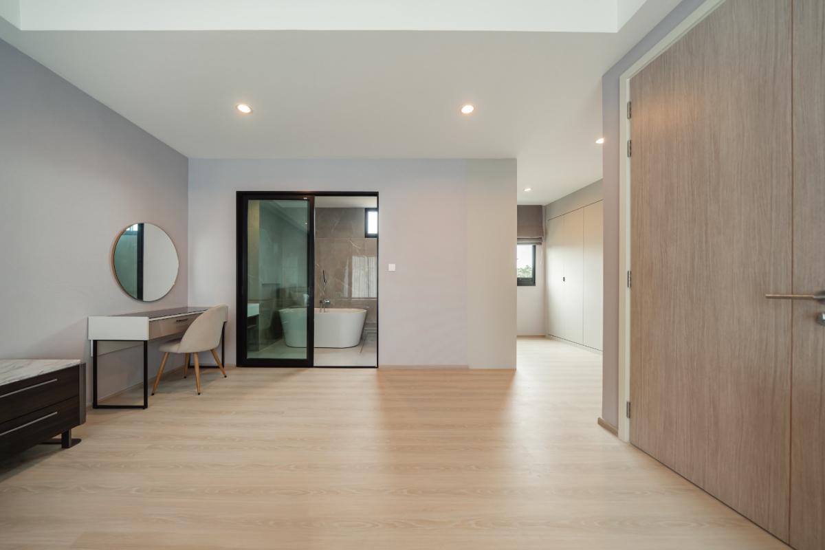 For RentTownhomePattanakan, Srinakarin : 🔥Rent Now🔥 Townhome Nirvana Define Bangkok Kreetha, near MRT Sri Kreetha Station. Fully furnished and ready to move in.