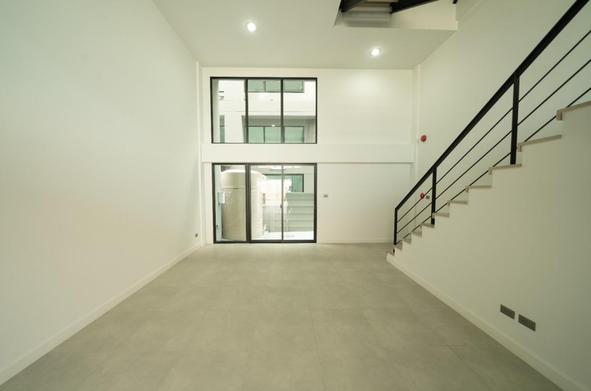 For RentHome OfficePattanakan, Srinakarin : 🔥Rent Now🔥 Nirvana @Work Krungthep Kreetha 