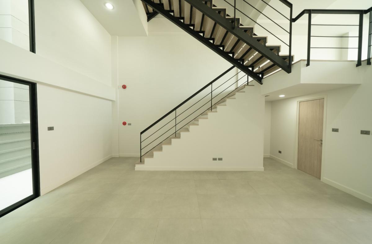 For RentHome OfficePattanakan, Srinakarin : 🔥Rent Now🔥 Nirvana @Work Krungthep Kreetha 