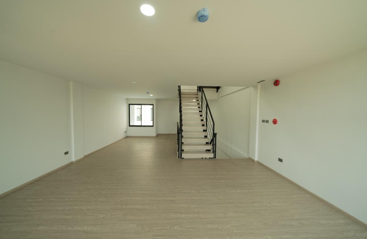 For RentHome OfficePattanakan, Srinakarin : 🔥Rent Now🔥 Nirvana @Work Krungthep Kreetha 