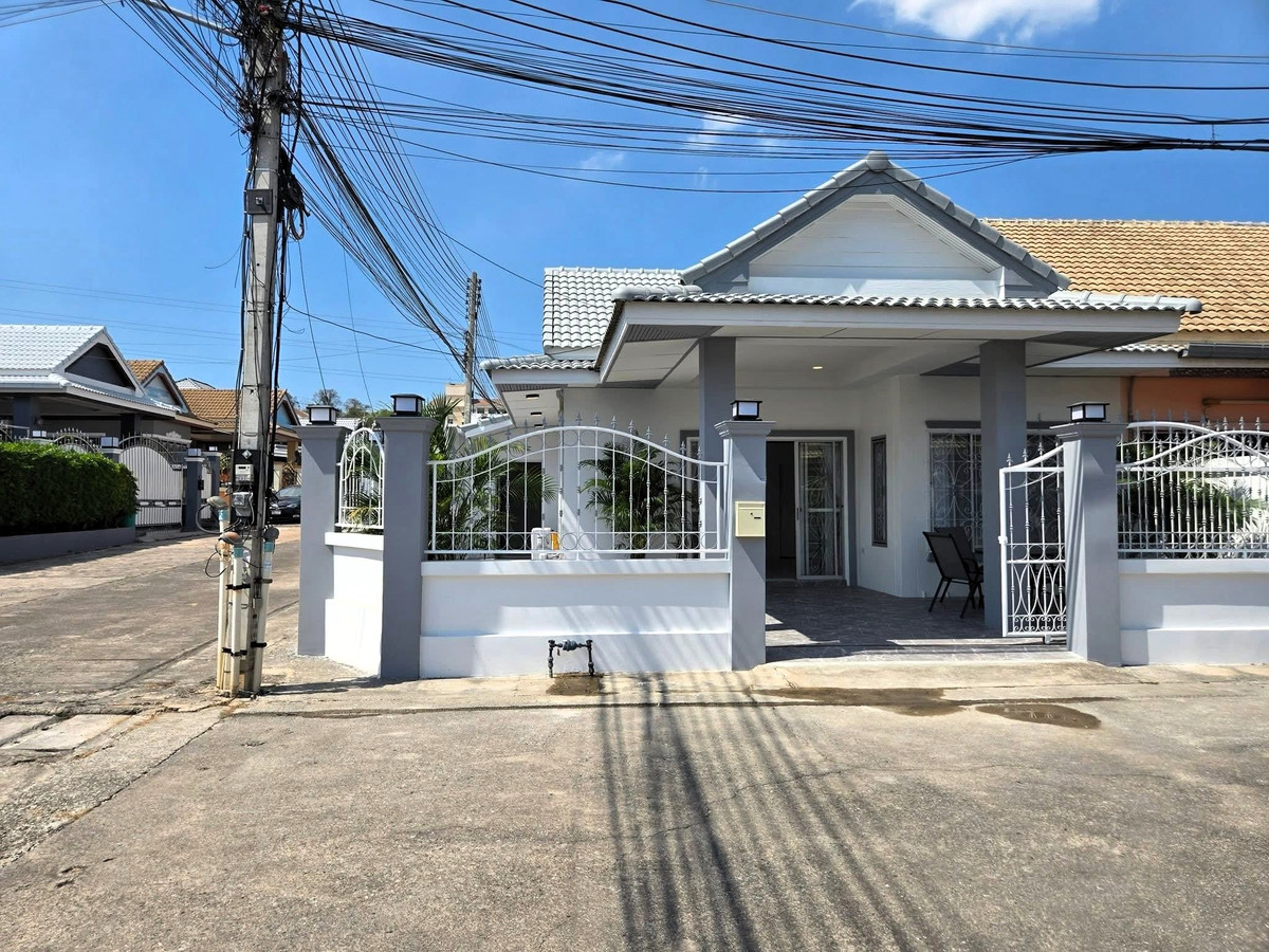 For SaleHousePattaya, Bangsaen, Chonburi : Royal Green Park / 3 Bedrooms (FOR SALE), Royal Green Park / 3 Bedrooms (For Sale) BEWN088