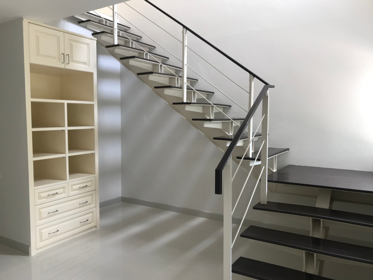 For SaleTownhomeSamut Prakan,Samrong : Boble Park Townhouse, Bang Phli, good location, peaceful society, with private parking.