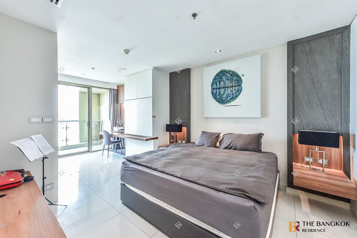 For RentCondoSukhumvit, Asoke, Thonglor :  Spacious Unit at The Lakes 💫 Large Balcony Park View Living 🌳 