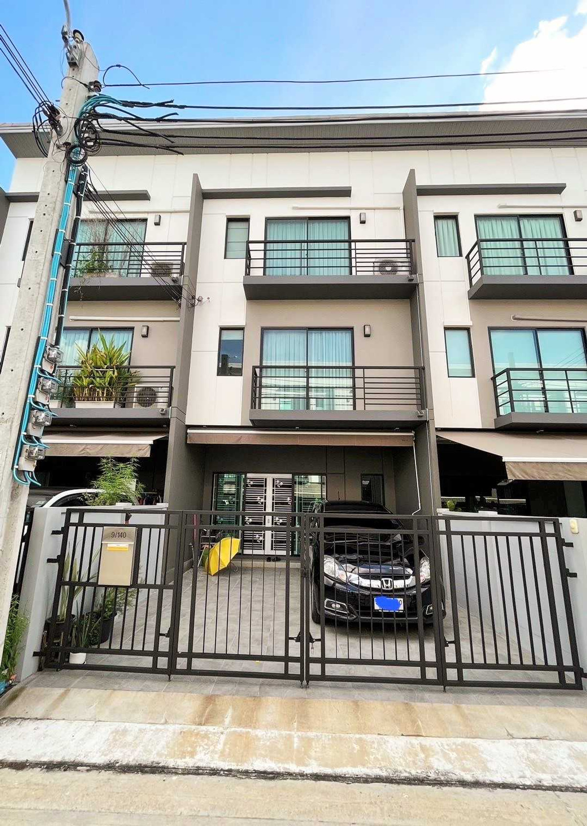 For SaleTownhomeRama5, Ratchapruek, Bangkruai : Townhome for Sale: Baan Klang Muang Ratchaphruek-Rama 5 Near MRT Purple Line