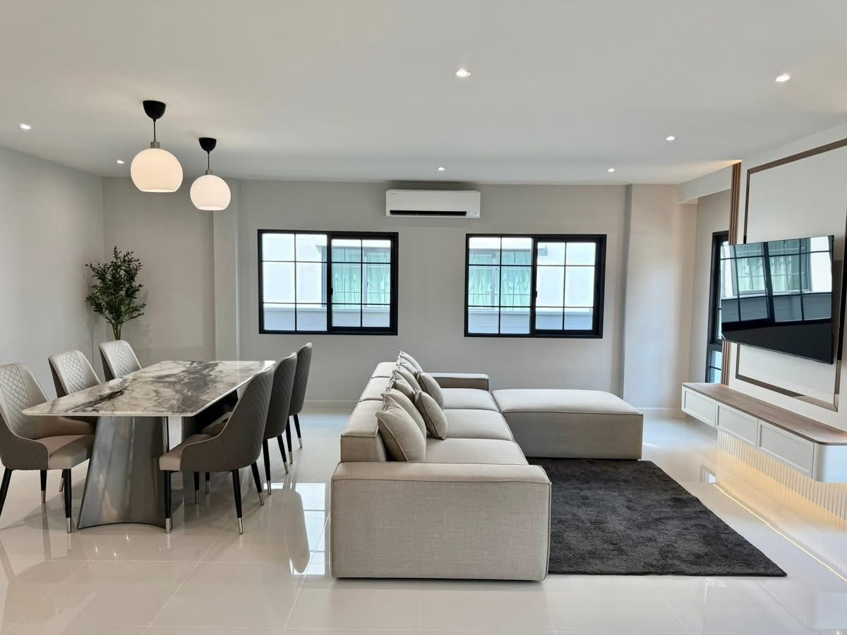 บ้านบางนา แบริ่ง ลาซาล : RENT / SALE บ้านเดี่ยว Centro บางนา (เฟส 2) 4 ห้องนอน fully furnished