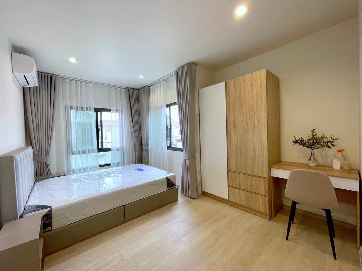 For RentHouseSamut Prakan,Samrong : Pimnara Srinakarin - Bangna / 4 Bedrooms (FOR RENT) YOK078