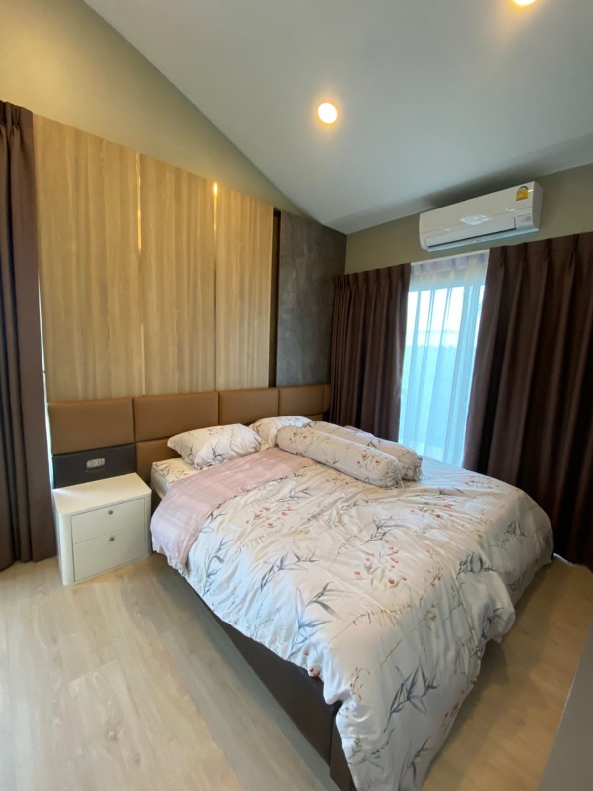 For RentHouseNawamin, Ramindra : Single house for rent, Perfect Place, Ramintra-Wongwaen (Chatu Chot), beautiful built-ins, close to the expressway and Fashion Island mall.